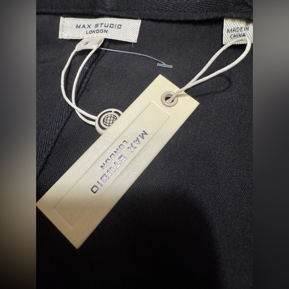 MAX STUDIO Open Front Draped Long Twill Coat in Black 🖤 Size Small
NWT - Picture 14 of 15